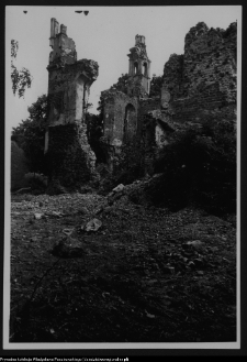 Mielnik, ruiny gotyckiego kościoła Świętej Tr&oacute;jcy