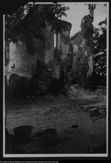 Mielnik, ruiny gotyckiego kościoła Świętej Tr&oacute;jcy