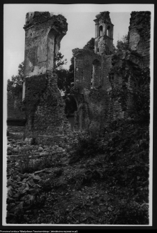 Mielnik, ruiny gotyckiego kościoła Świętej Tr&oacute;jcy