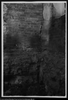 Mielnik, ruiny gotyckiego kościoła Świętej Tr&oacute;jcy