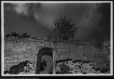 Mielnik, ruiny gotyckiego kościoła Świętej Tr&oacute;jcy