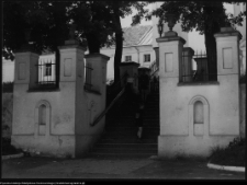 Szczuczyn, brama do kościoła