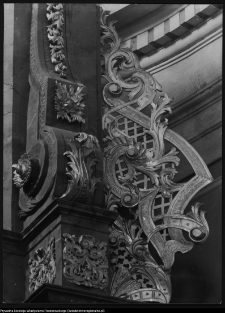 Szczuczyn, dekoracja ołtarza gł&oacute;wnego