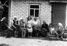 Białoruś. Wieś Gorańcy. Zagroda skrzypka Konstantego Kościuka. Kolekcja fotografii dokumentalnej „Losy posłuchane – Białoruś”. [Dokument ikonograficzny]