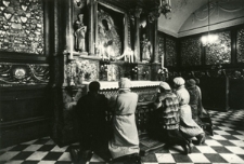 Litwa. Wilno. Matka Boska Ostrobramska. Kolekcja fotografii dokumentalnej - Litwa. [Dokument ikonograficzny]