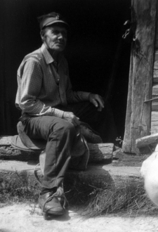 Wieś Dworczany. Kolekcja fotografii dokumentalnej „Losy posłuchane – Białoruś”. [Dokument ikonograficzny]