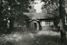 Wykonane podczas podr&oacute;ży do wiosek polskich nad Bugiem. Kolekcja fotografii dokumentalnej &ndash; Losy posłuchane. Wioski pogranicza polsko-ukraińskiego w Polsce nad Bugiem. [Dokument ikonograficzny]