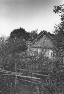 Wioska w okolicach Lidy. Kolekcja fotografii dokumentalnej &bdquo;Losy posłuchane &ndash; Białoruś&rdquo;. [Dokument ikonograficzny]