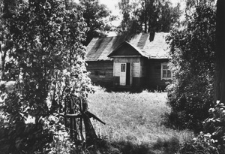 Opuszczone domy , okolice Mancewicz. Kolekcja fotografii dokumentalnej „Losy posłuchane – Białoruś”. [Dokument ikonograficzny]