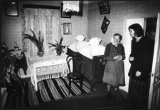 Baba. Polska. Choroszczynka. Wykonane podczas podróży do wiosek polskich nad Bugiem. Kolekcja fotografii dokumentalnej – Losy posłuchane. Wioski pogranicza polsko-ukraińskiego w Polsce nad Bugiem. [Dokument ikonograficzny]