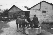 Wieś Kąty „Warszawiak”. Wykonane podczas podróży do wiosek polskich nad Bugiem. Kolekcja fotografii dokumentalnej – Losy posłuchane. Wioski pogranicza polsko-ukraińskiego w Polsce nad Bugiem. [Dokument ikonograficzny]