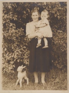 Białoruś. Wieś Markucie. Fotografia z albumu rodzinnego Bernardy Połujan. Kolekcja fotografii archiwalnej – Losy posłuchane - Białoruś. [Dokument ikonograficzny]