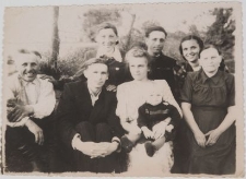 Białoruś. Wieś Markucie. Fotografia z albumu rodzinnego Bernardy Połujan. Kolekcja fotografii archiwalnej &ndash; Losy posłuchane - Białoruś. [Dokument ikonograficzny]