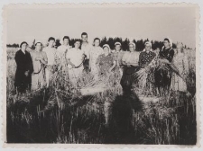 Białoruś. Wieś Ładyga. Fotografia z albumu rodzinnego Stanisławy Trusiłło (ur. 1925, Wasiliszki)