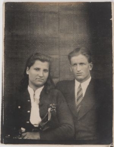 Białoruś. Wieś Arcisze. Fotografia z albumu rodzinnego Władzi Kirwiel (ur. 1926). Kolekcja fotografii archiwalnej &ndash; Losy posłuchane - Białoruś. [Dokument ikonograficzny]