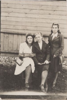 Białoruś. Wieś Piaskowce. Fotografia z albumu rodzinnego Juliana Czapli (ur.1921). Kolekcja fotografii archiwalnej &ndash; Losy posłuchane - Białoruś. [Dokument ikonograficzny]