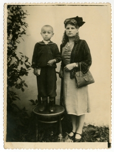 Białoruś. Wieś Ładyga. Fotografia z albumu rodzinnego Stanisławy Trusiłło (ur. 1925, Wasiliszki). Kolekcja fotografii archiwalnej – Losy posłuchane - Białoruś. [Dokument ikonograficzny]