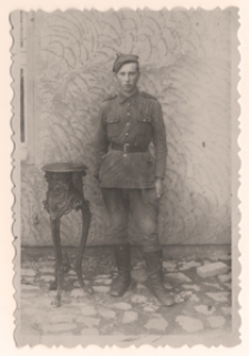 Białoruś. Wieś Piaskowce. Fotografia z albumu rodzinnego Juliana Czapli (ur. 1921). Kolekcja fotografii archiwalnej &ndash; Losy posłuchane - Białoruś. [Dokument ikonograficzny]