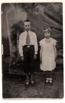 Białoruś. Wieś Piaskowce. Fotografia z albumu rodzinnego Juliana Czapli (ur. 1921). Kolekcja fotografii archiwalnej – Losy posłuchane - Białoruś. [Dokument ikonograficzny]