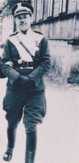 Józef Neuhüttler, ułan 11. Pułku Ułanów Legionowych im. Marszałka Edwarda Śmigłego-Rydza w Ciechanowie,ul .Wersalska (obecnie ul. Akademicka), Białystok, 1932 r.