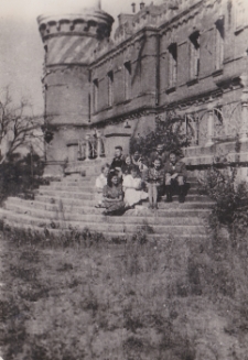 Danuta Neuh&uuml;ttlerna wycieczce, Białowieża, 1947 r.