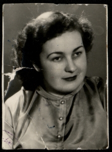 Zdjęcie dowodowe Anny Kalinowskiej, koniec lat 40. XX w.