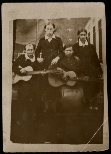 Polskie uczennice w szkole w "Biergawoi", Sybiraczki, , Kirgistan, lata 40. XX w.