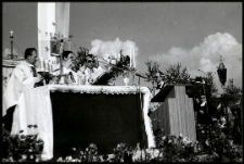 Msza św. przy kościele pw. Św. Kazimierza Królewicza, ul. Św. Kazimierza, Białystok, 1981 r.