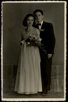 Jerzy Koszewski z druhną na weselu siostry, 1958 r.