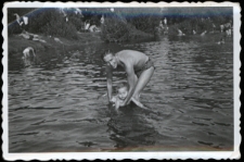 Jerzy Koszewski z 4-letnią córką, Bojary, Białystok, 1965 r.