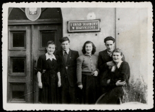 Przed Urzędem Skarbowym, Białystok, 1946-63 r.