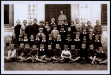 Uczniowie Szkoły Powszechnej nr 2, ul. św. Rocha 29, Białystok, 1935-38 r.