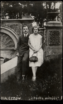 Bohdan i Helena Skrzędziejewscy w podróży poślubnej, Nałęczów, 1927 r.