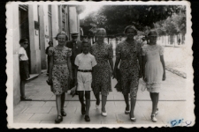 Rodzinny spacer, Białystok, 1938 r.