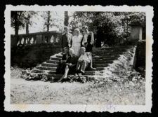 Krystyna Zawadzka ze znajomymi, 1947 r.