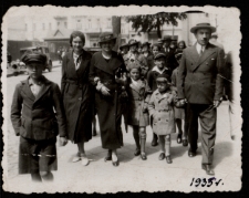 Rodzinny spacer, Białystok, 1935 r.