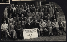Uczestnicy kursu organizowanego przy Ministerstwie Budownictwa Przemysłowego, Warszawa, czerwiec 1952 r.