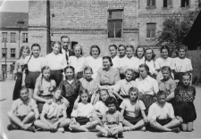 Uczennice Szkoły Podstawowej nr 5, ul. Pałacowa 3, Białystok, 1953 r.