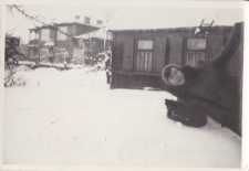 W ogrodzie, ul. Majowa 14, Białystok, lata 60-70. XX w.