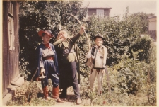 Dzieci w przebraniach, ul. Kraszewskiego 12, Białystok, 1967 r.