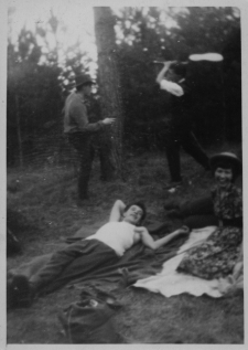 J&oacute;zef Czołpiński ze znajomymi, lata 60. XX w.