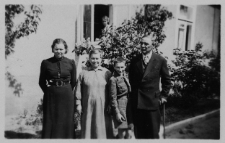 Zdjęcie rodzinne Sokołowskich, ul. Wiktorii 3a, Białystok, około 1938-1939 r.