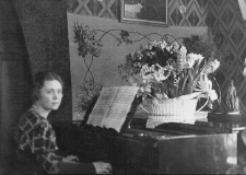 Kazimiera Sokołowska przy fortepianie, 11 marca 1934 r.