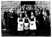 Henryk Sowiński pierwszy z lewej w drugim rzędzie, lata 20-30. XX w.