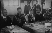Podczas posiłku, lata 20-30. XX w.
