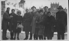 Wycieczka zakładowa pracowników Fabryki Przyrządów i Uchwytów w Białymstoku, Pałac w Wilanowie, Warszawa, lata 70. XX w.