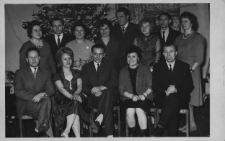 Organizatorzy zabawy choinkowej w Fabryce Przyrząd&oacute;w i Uchwyt&oacute;w, ul. Łąkowa 3, Białystok, lata 70. XX w.