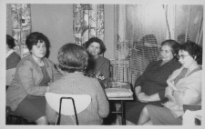 Spotkanie towarzyskie pracownic Fabryki Przyrządów i Uchwytów, Białystok, lata 60. XX w.