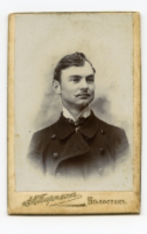 Portret mężczyzny, zdjęcie wykonano w atelier fotograficznym, ul. Kilińskiego 16, Białystok, 1896-1904 r. Fot. Wolfgang A. Bartmann