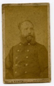 Portret mężczyzny, zdjęcie wykonano w atelier fotograficznym, Białystok, 1874-1894 r. Fot. August Jaeger